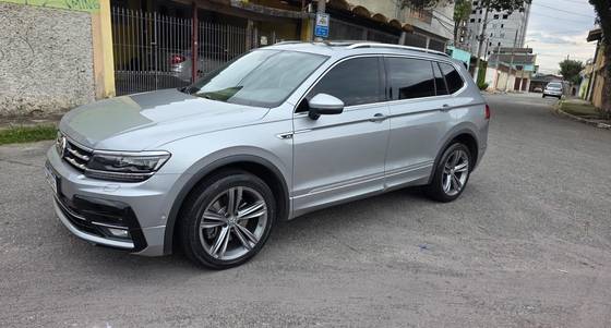 VOLKSWAGEN TIGUAN 2.0 350 TSI GASOLINA ALLSPACE R-LINE 4MOTION DSG VOLKSWAGEN TIGUAN 2.0 350 TSI GASOLINA ALLSPACE R-LINE 4MOTION DSG